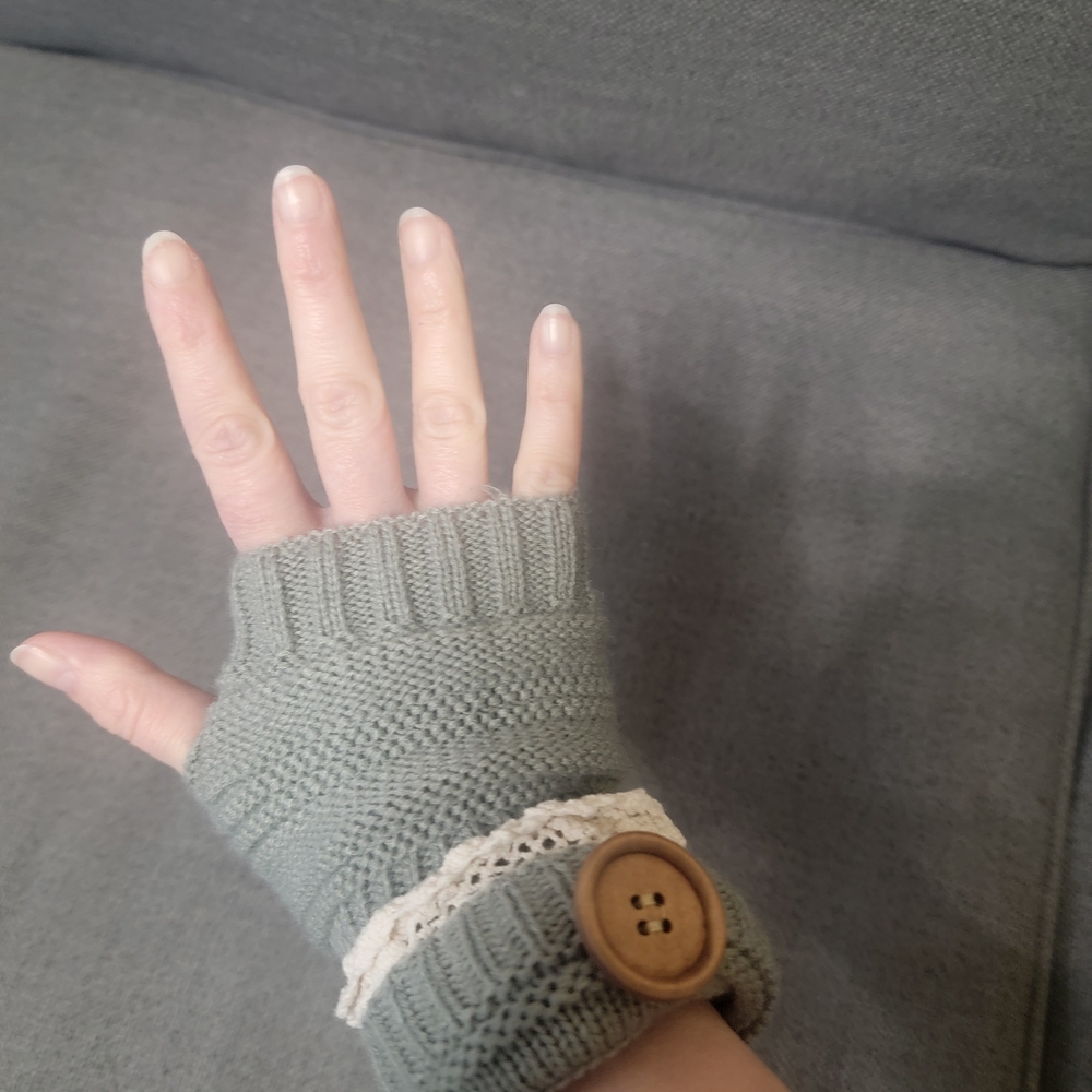 Gray Knit Foldover Fingerless Gloves With Lace and Button Accents